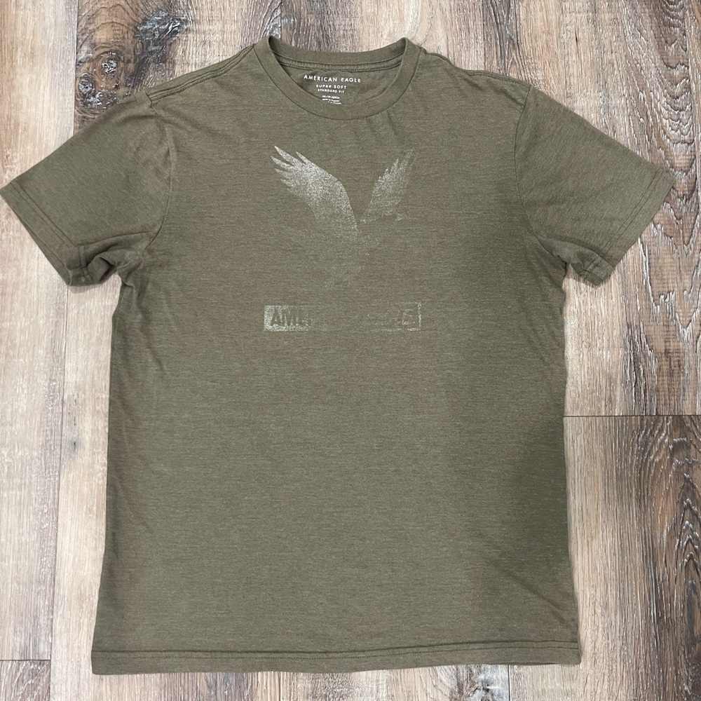 American Eagle Outfitters Khaki Men's Short Sleeve Tee Size
X Small